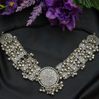 Sunayana Ghungraroo Choker Set