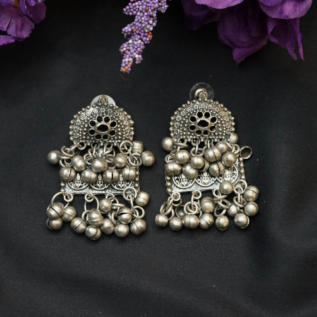 Sunayana Ghungraroo Choker Set