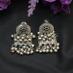 Sunayana Ghungraroo Choker Set