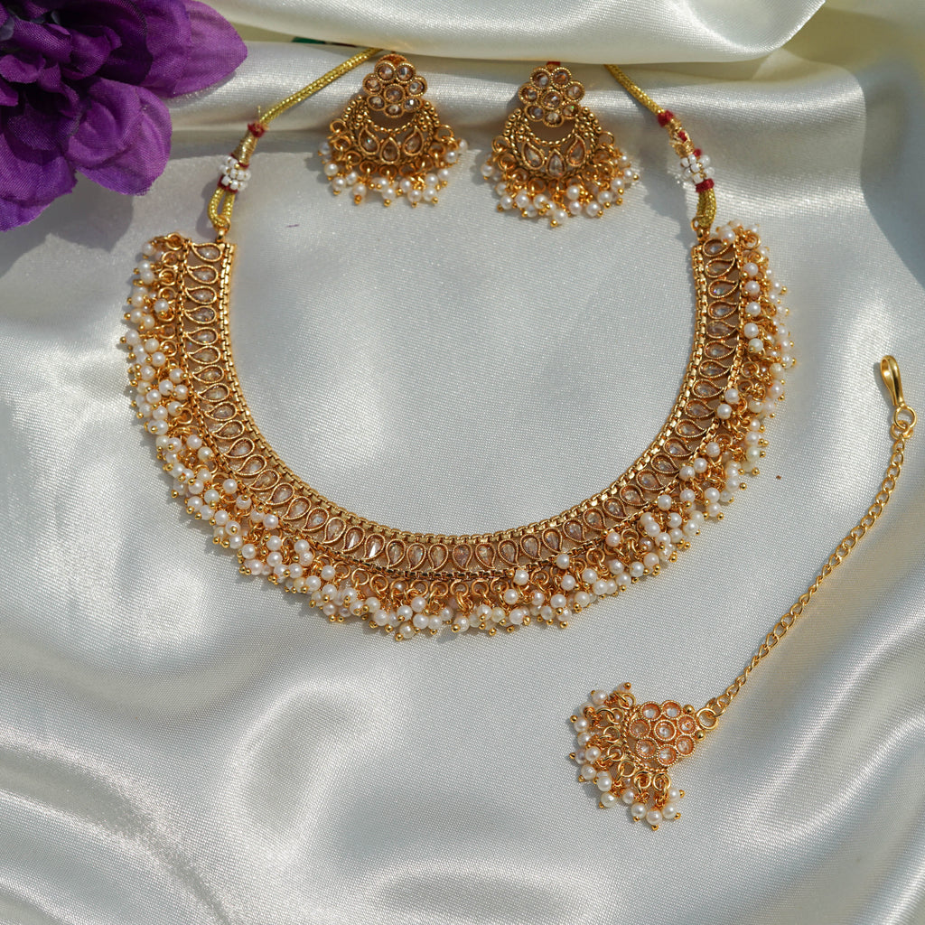 Dazzling Delicate Kundan Pearl Set