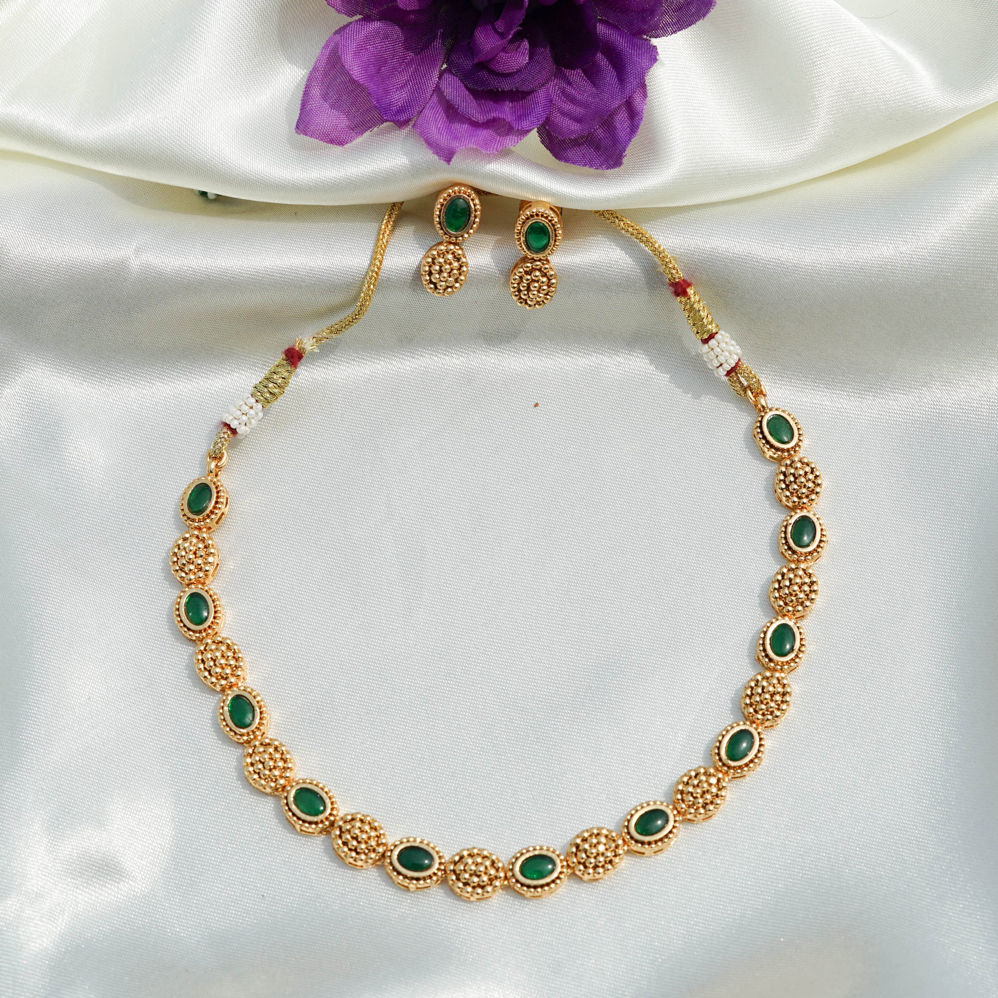 Timeless Green Oval Choker Set