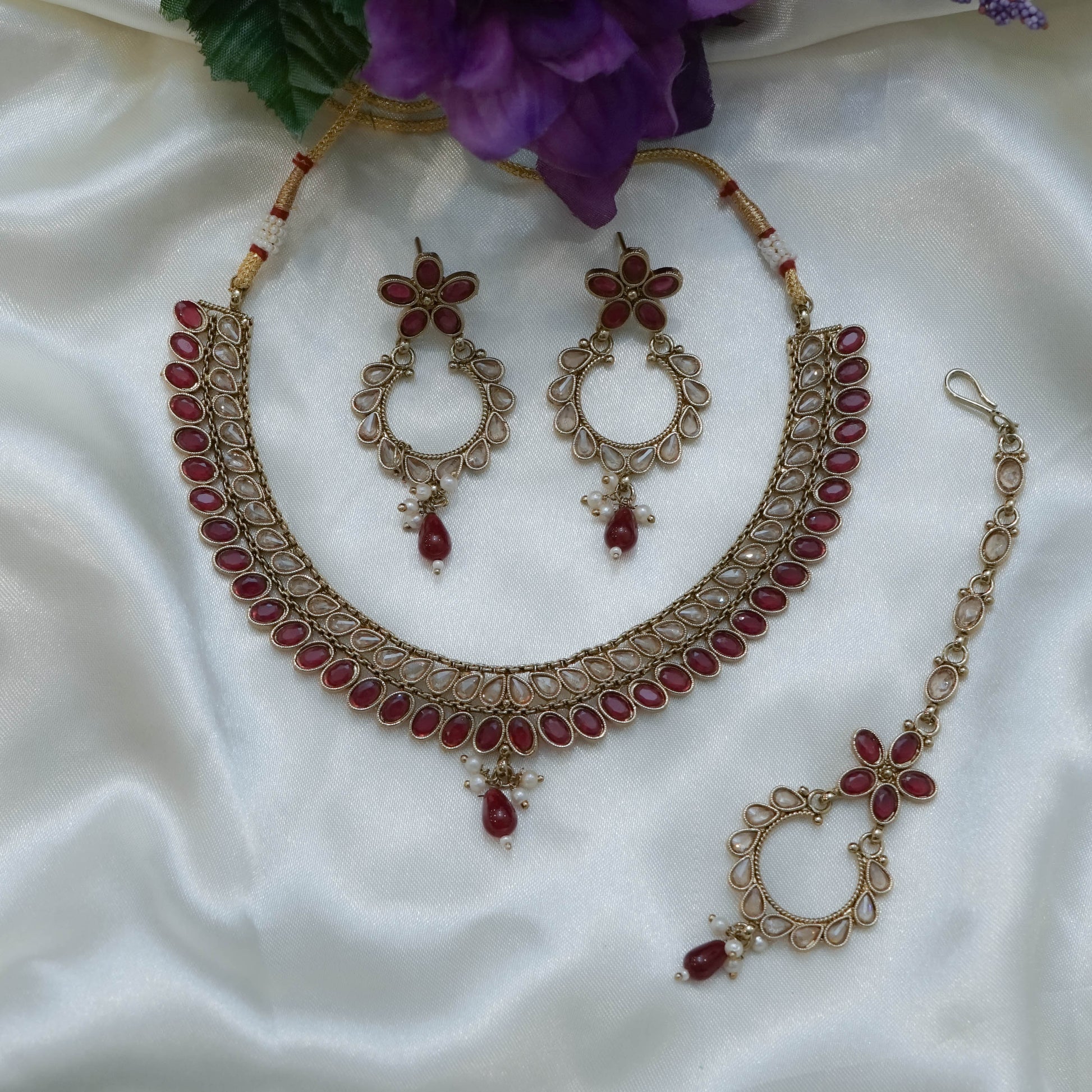 Elegance Choker Set