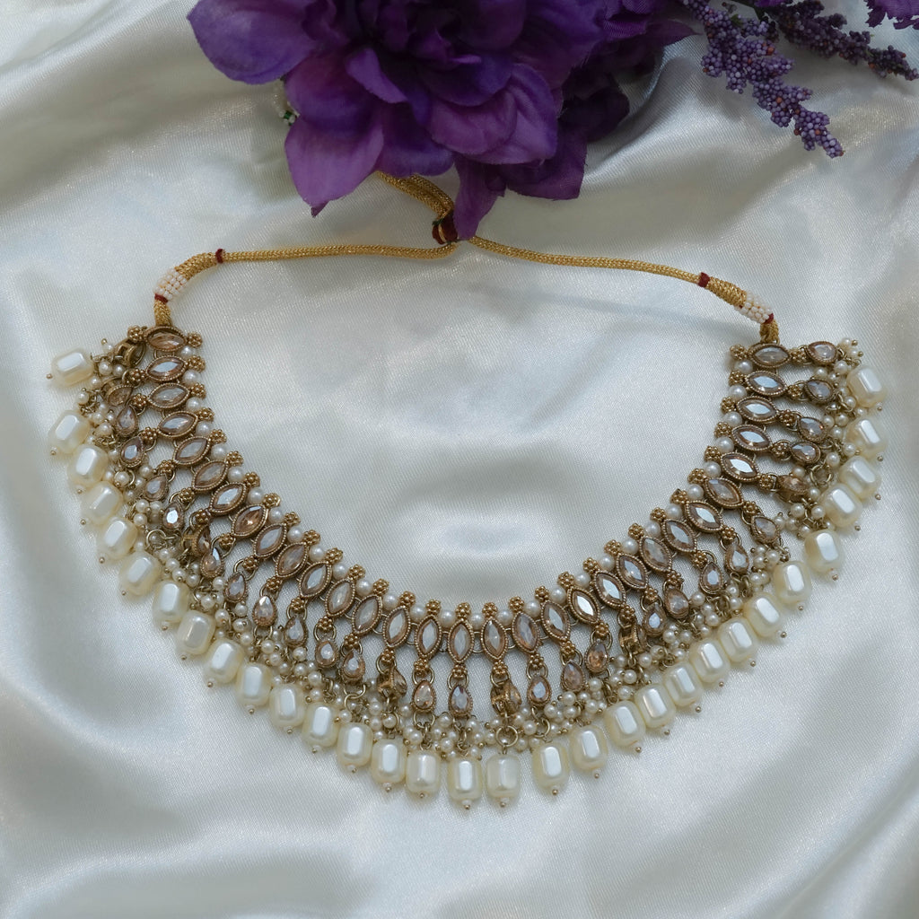 Luxurious Pearl Choker Set