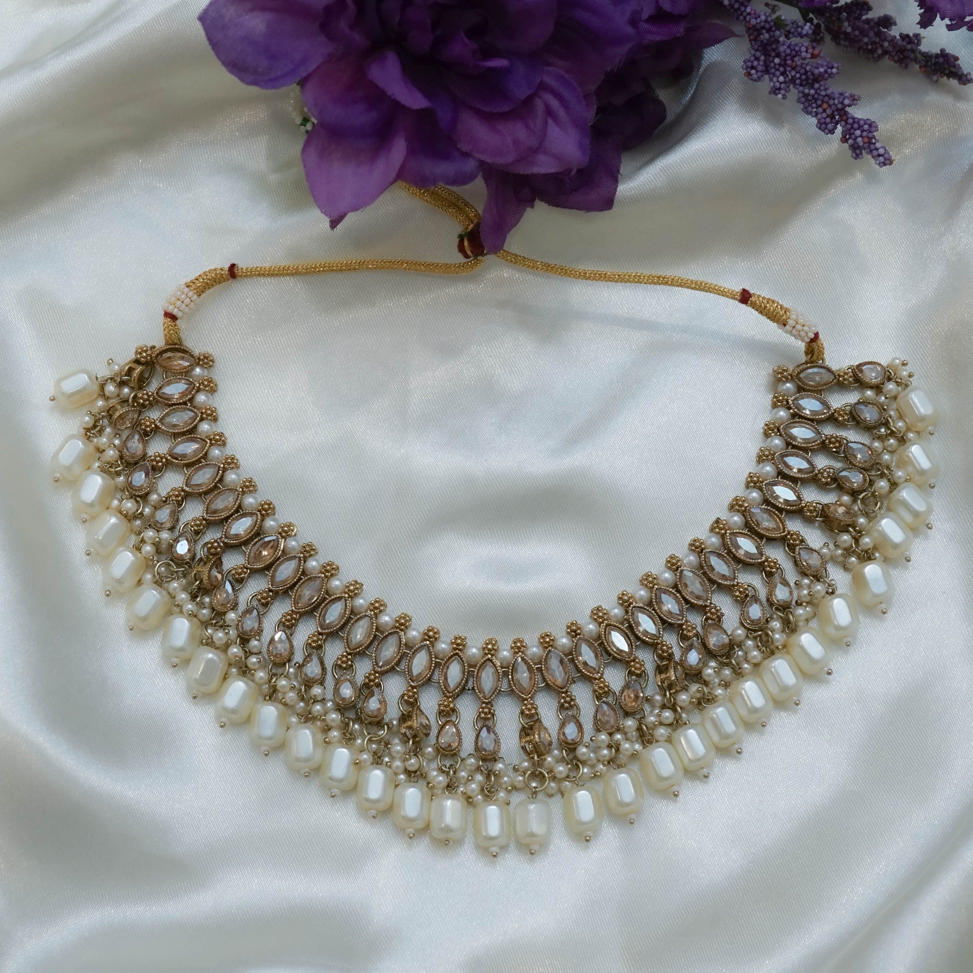 Luxurious Pearl Choker Set
